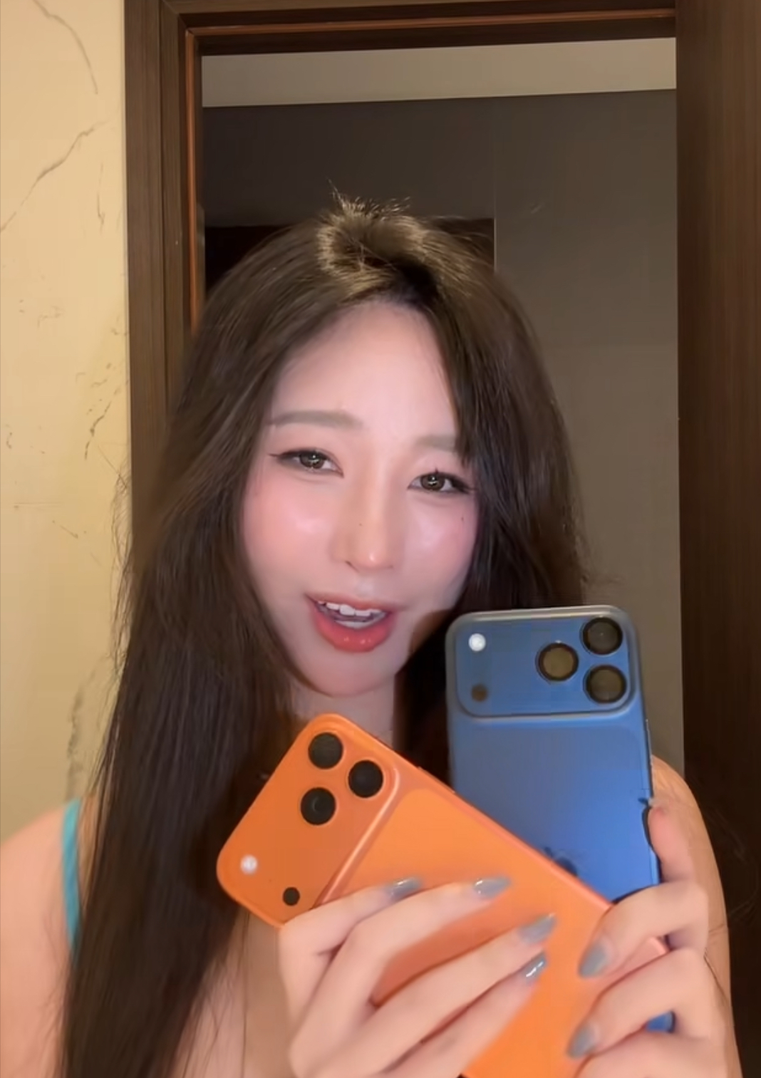 Khoe iPhone 17 mới toanh, hot girl Uyên Ni bị Khoe iPhone 17 mới toanh, hot girl Uyên Ni bị