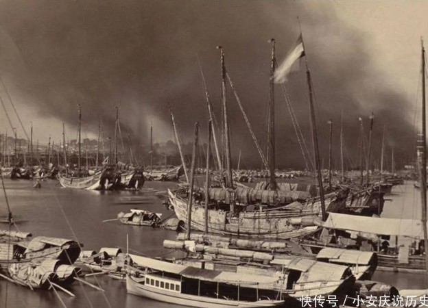 6 ảnh hiếm cuối thời nhà Thanh: Vợ lẽ lén tỏ thái độ với chính thất, binh lính tập luyện khí thế sôi sục- Ảnh 4. 6 ảnh hiếm cuối thời nhà Thanh: Vợ lẽ lén tỏ thái độ với chính thất, binh lính tập luyện khí thế sôi sục- Ảnh 4.