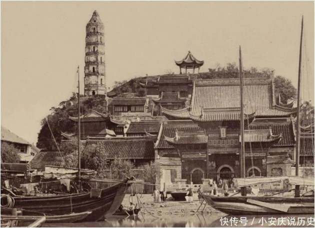 6 ảnh hiếm cuối thời nhà Thanh: Vợ lẽ lén tỏ thái độ với chính thất, binh lính tập luyện khí thế sôi sục- Ảnh 2. 6 ảnh hiếm cuối thời nhà Thanh: Vợ lẽ lén tỏ thái độ với chính thất, binh lính tập luyện khí thế sôi sục- Ảnh 2.