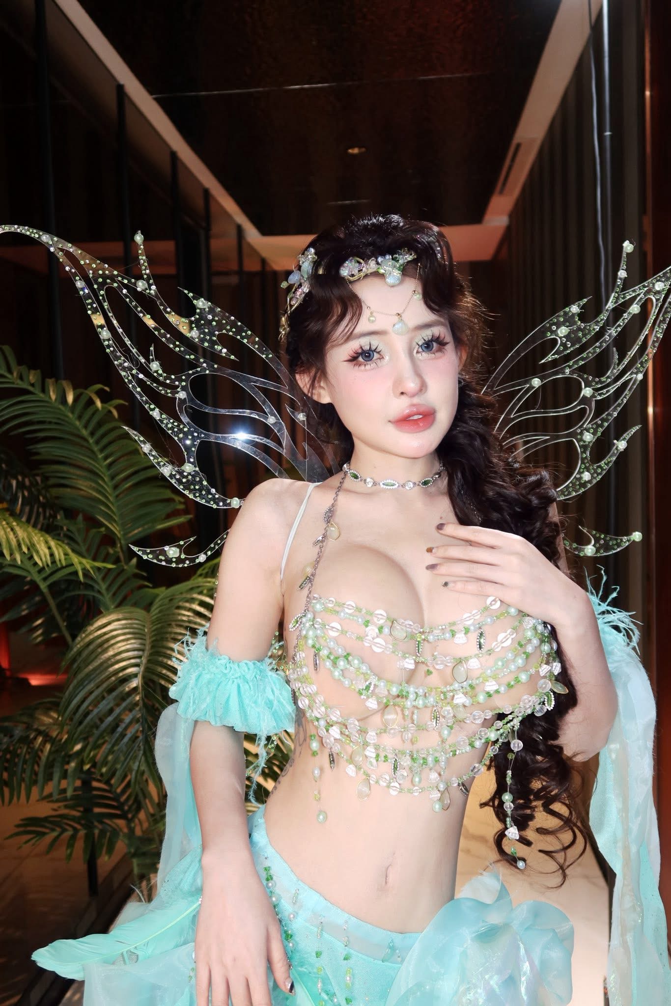 Ngân 98 biến thành búp bê xuống phố, khéo léo né fan nam sau những sự cố bị động chạm nhạy cảm- Ảnh 14.