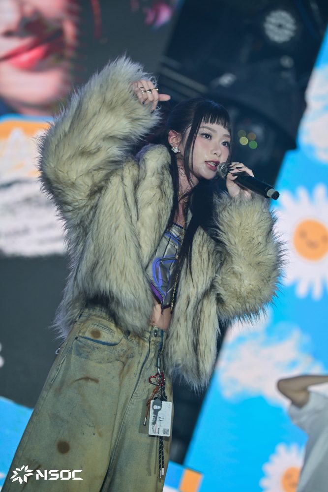 Tiên Tiên, Ánh Sáng Aza, Wxrdie cùng “bữa tiệc giải trí” NSOC Unitour tại trường Đại học Xây Dựng Hà Nội- Ảnh 9.