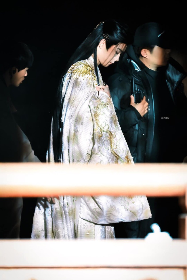 Long thần đẹp khuynh đảo màn ảnh Trung Quốc hiện tại: Nhan sắc hoa lệ càng ngắm càng mê- Ảnh 4. Long thần đẹp khuynh đảo màn ảnh Trung Quốc hiện tại: Nhan sắc hoa lệ càng ngắm càng mê- Ảnh 4.