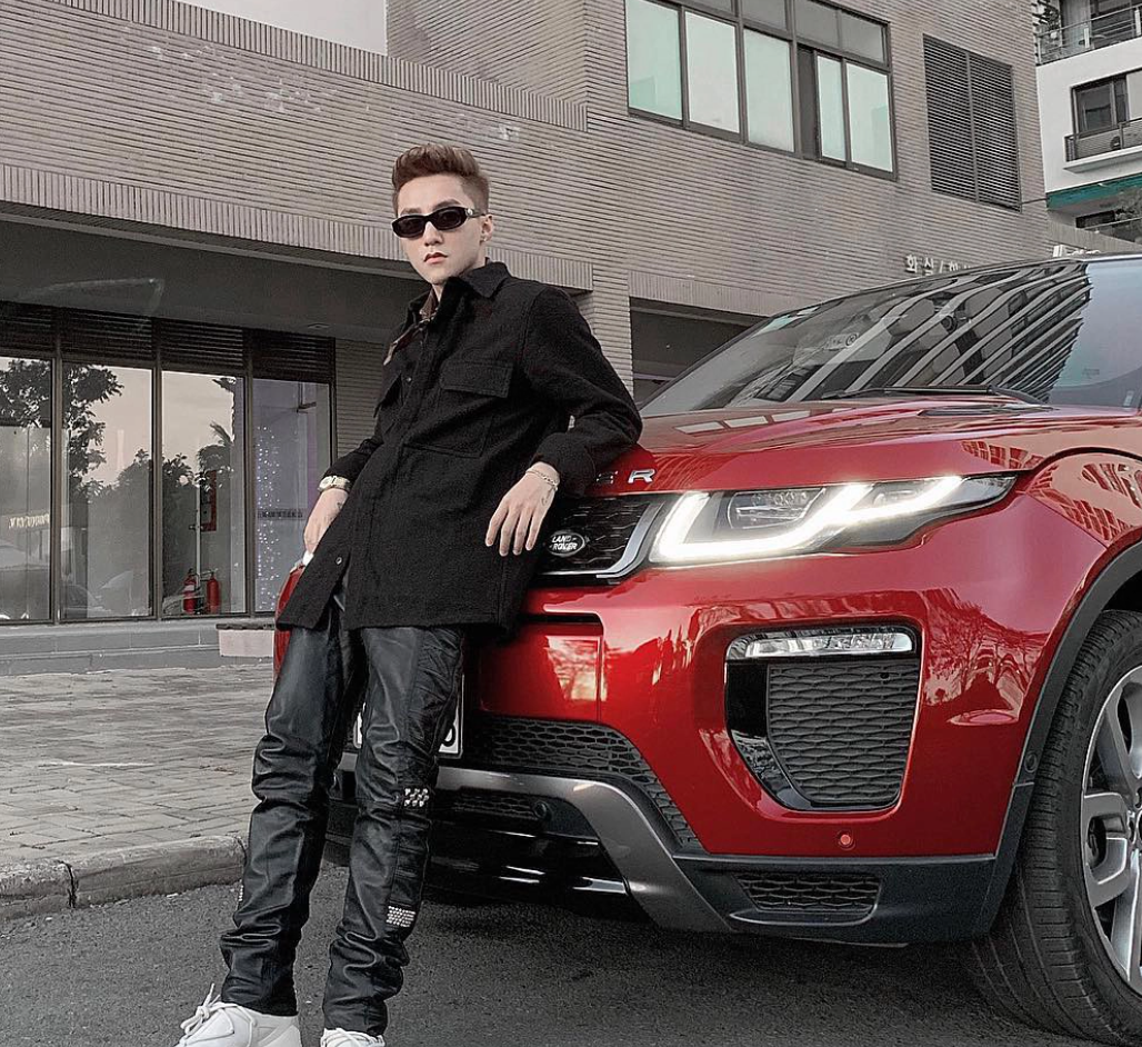 "Review" khối tài sản của Sơn Tùng M-TP: Lái xe sang 13 tỷ đồng, ở biệt thự ven sông và là Chủ tịch công ty giải trí hàng đầu anh chup man hinh 2023 05 07 luc 21424 ch 168344367514722521195 1683463758354 1683463758661789888534 17549114822751011722575 1754913969379 175491396964194657083