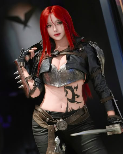Ngắm loạt ảnh cosplay siêu nóng bỏng của fan nữ Faker, hút hồn game thủ- Ảnh 4. Ngắm loạt ảnh cosplay siêu nóng bỏng của fan nữ Faker, hút hồn game thủ- Ảnh 4.