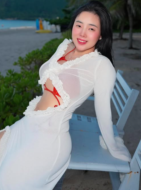 "Full" màn khoe vóc dáng gợi cảm theo cách cực tinh tế của hot girl TikToker anh chup man hinh 2025 07 05 luc 224223 1751731528048406887220 1751782775138 1751782775277449677634