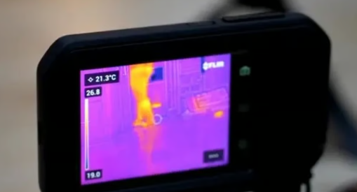 Một công ty Nhật Bản hốt bạc từ “nhà ma”: Nhân viên đặt máy đo trường điện từ, camera nhiệt, máy ghi âm để xem... hiện tượng lạ- Ảnh 4.