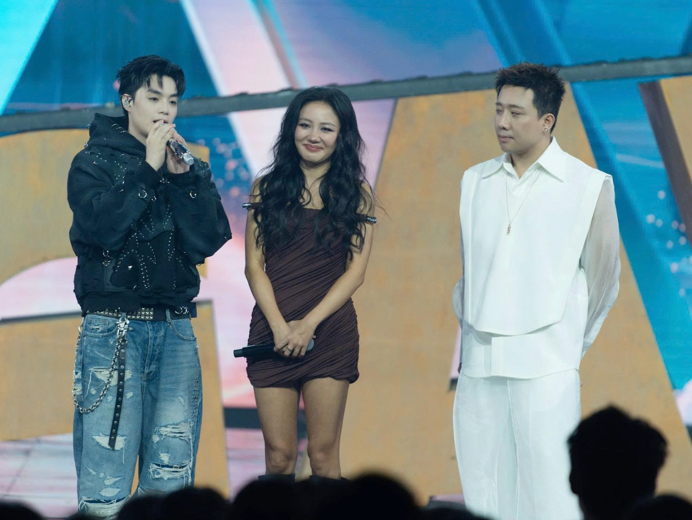 Gay cấn màn tranh đấu của 18 nghệ sĩ- Ảnh 4.