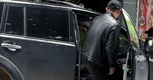 Tổng tài phim giờ vàng được Bộ Quốc Phòng khen thưởng: Hot boy bán nước mía đổi đời nhờ thi Siêu mẫu, visual không điểm chê 29 Tổng tài phim giờ vàng được Bộ Quốc Phòng khen thưởng: Hot boy bán nước mía đổi đời nhờ thi Siêu mẫu, visual không điểm chê anh chup man hinh 2025 12 08 111344 17651672352911894087910 0 0 245 468 crop 176516724125144690666png