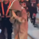 Clip Hoàng Thuỳ Linh bất ngờ ra về theo cách khó hiểu sau khi tái xuất cùng Đen Vâu anh man hinh 2025 01 01 luc 121604 17357085863601295530420 151 168 499 832 crop 1735711070228845301331png