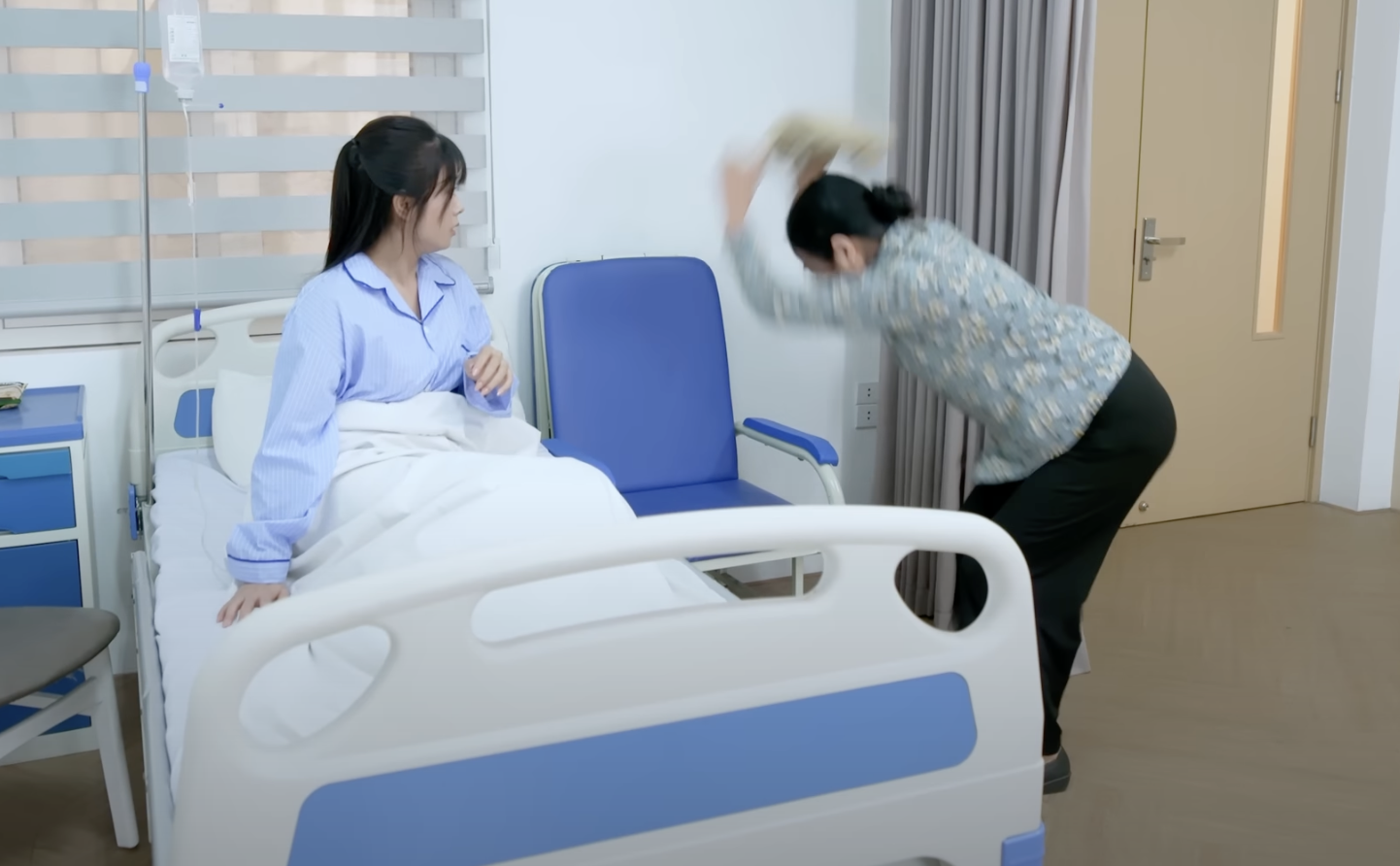 Bộ phim đang khiến netizen lục tung cõi mạng: Hàng loạt tình tiết phi lý, cay nghiệt nhưng sao xem cuốn thế này?- Ảnh 1. Bộ phim đang khiến netizen lục tung cõi mạng: Hàng loạt tình tiết phi lý, cay nghiệt nhưng sao xem cuốn thế này?- Ảnh 1.