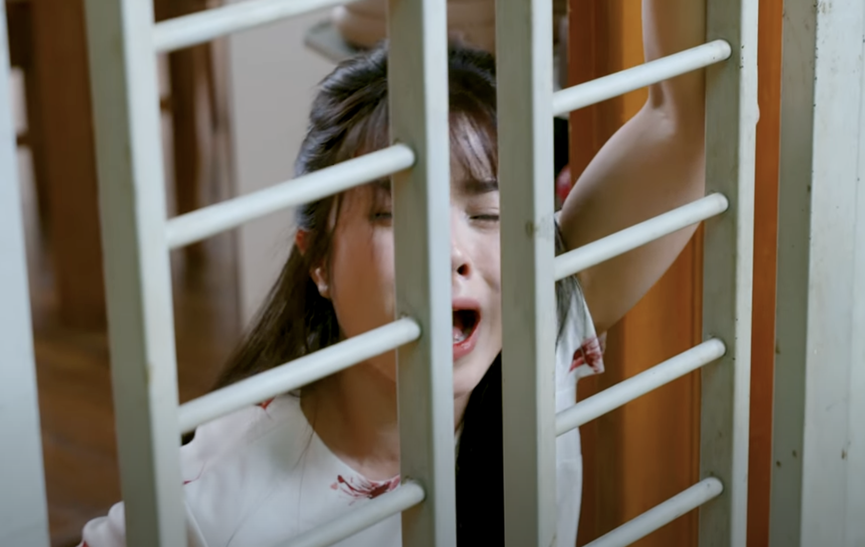 Bộ phim đang khiến netizen lục tung cõi mạng: Hàng loạt tình tiết phi lý, cay nghiệt nhưng sao xem cuốn thế này?- Ảnh 6. Bộ phim đang khiến netizen lục tung cõi mạng: Hàng loạt tình tiết phi lý, cay nghiệt nhưng sao xem cuốn thế này?- Ảnh 6.