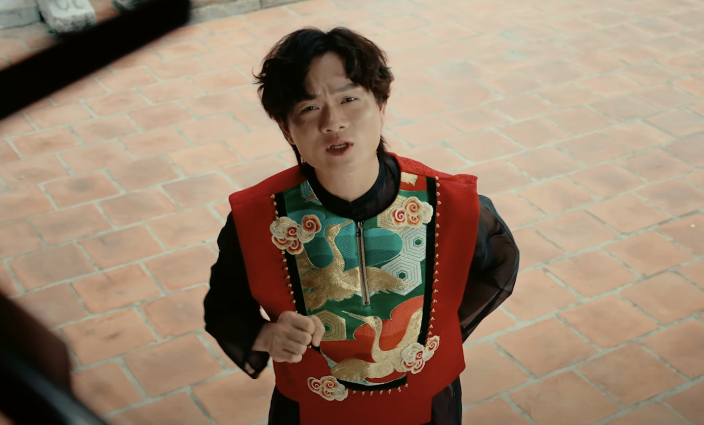 anh-man-hinh-2025-03-03-luc-084723-4170-4313-1740969552-390-width1384height836 Nghệ sĩ Xuân Hinh, Tuấn Cry gây chú ý khi tham gia MV.