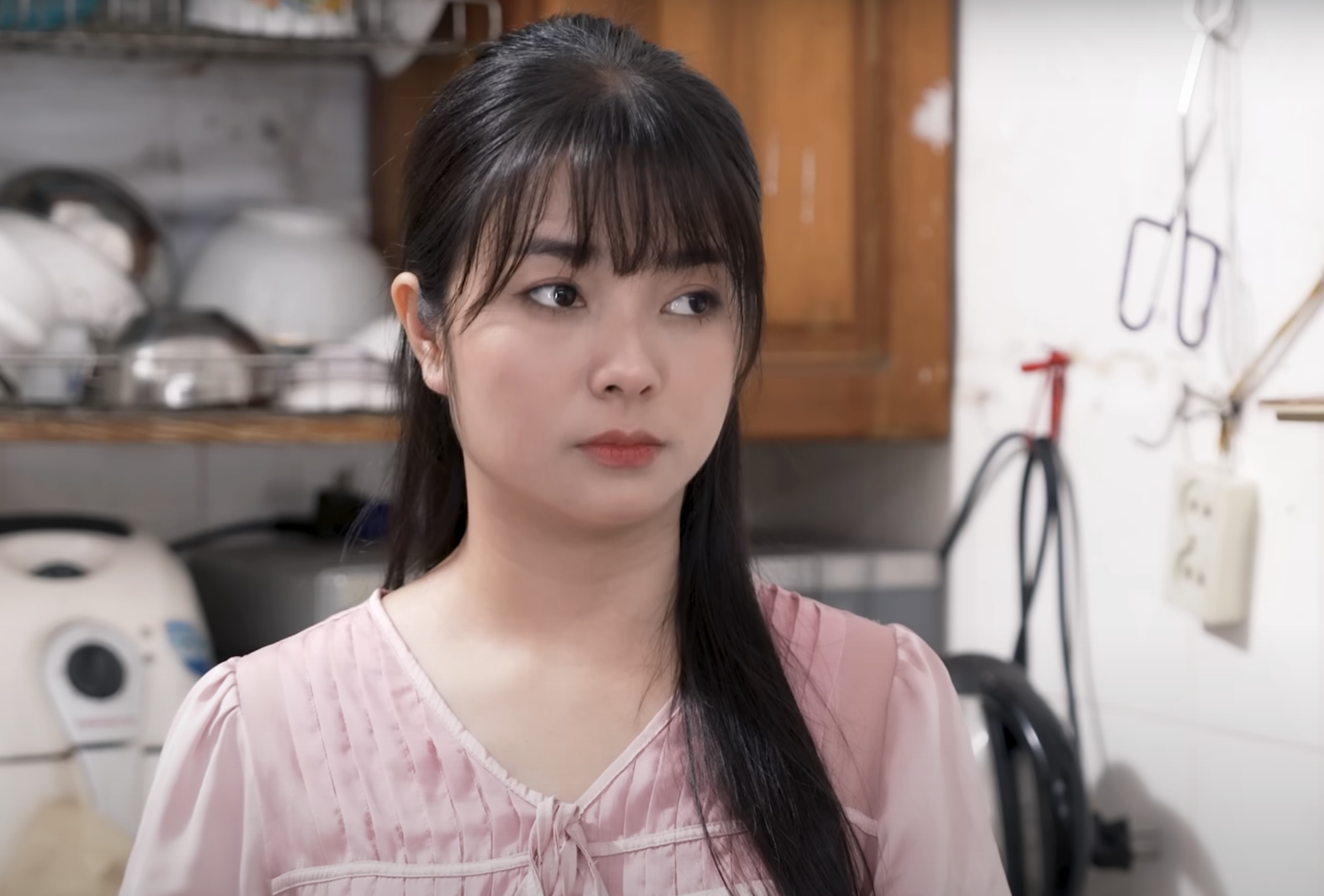 Cặp mẹ chồng - nàng dâu gây tranh cãi nhất hiện nay xuất hiện ở sự kiện, nhìn ảnh không ai dám tin- Ảnh 3. Cặp mẹ chồng - nàng dâu gây tranh cãi nhất hiện nay xuất hiện ở sự kiện, nhìn ảnh không ai dám tin- Ảnh 3.