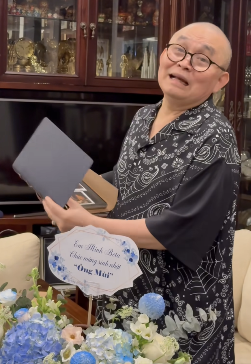 NSƯT Xuân Hinh hỏi thẳng