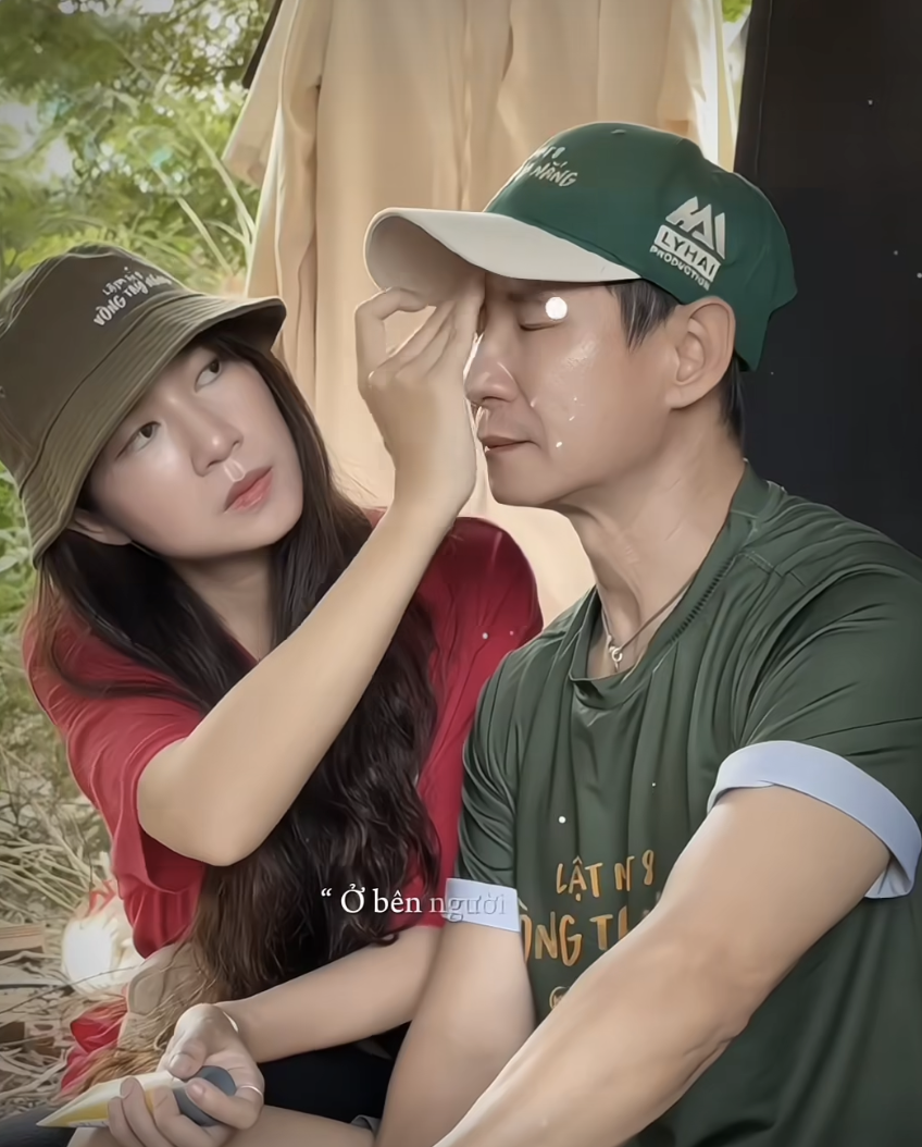 Đoạn clip cực viral của cặp vợ chồng quyền lực bậc nhất Vbiz, 1 chi tiết không đổi sau 15 năm- Ảnh 2. Đoạn clip cực viral của cặp vợ chồng quyền lực bậc nhất Vbiz, 1 chi tiết không đổi sau 15 năm- Ảnh 2.