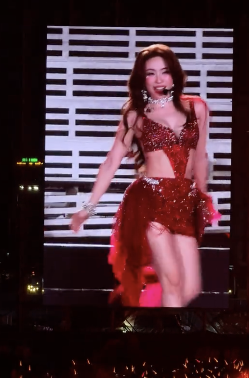 Concert Chị đẹp: Không phải Lan Ngọc - Huyền Baby, đây mới là sao nữ có visual bỏng mắt nhất- Ảnh 3.