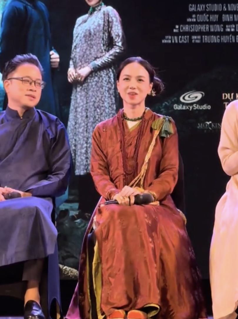 Bị hỏi về vợ Lý Hải, sao nữ phản ứng khiến chồng ngồi kế bên có biểu cảm gây chú ý- Ảnh 2.