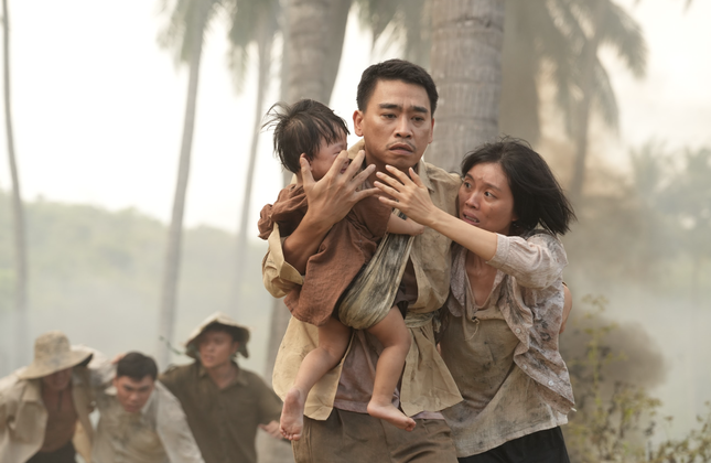 Lý Hải đốt nguyên rừng dừa- Ảnh 3. Lý Hải đốt nguyên rừng dừa- Ảnh 3.