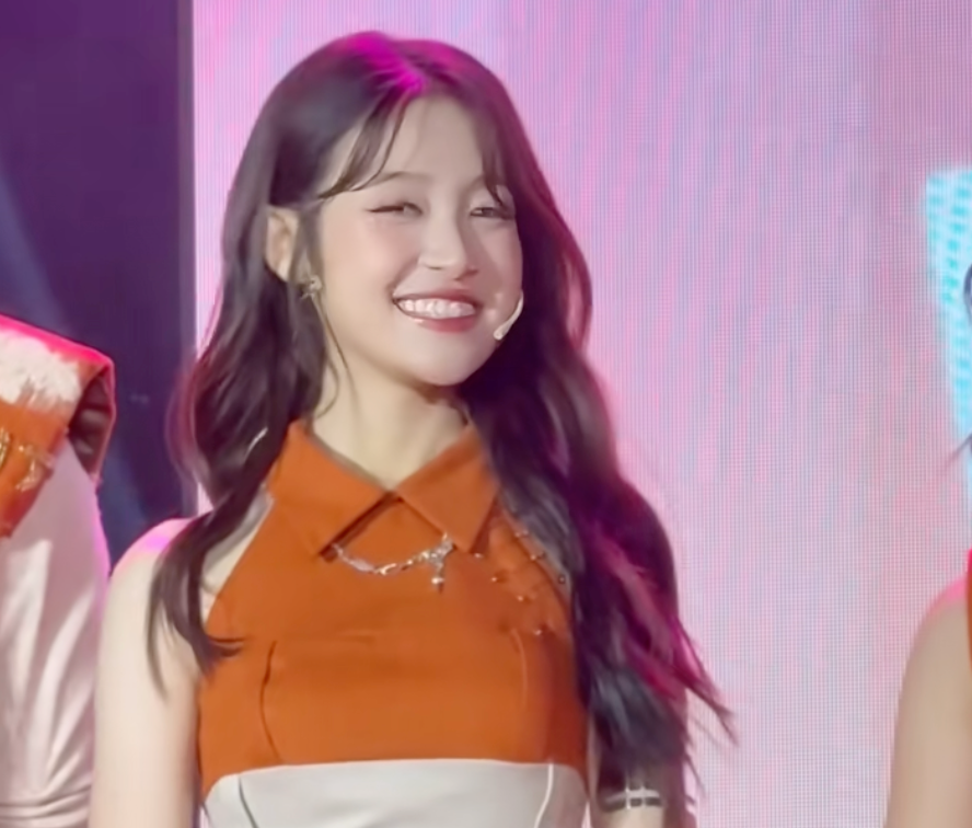 Visual mờ ảo qua cam thường của Bảo Ngọc, 5 giây bước đi khiến dân mạng nói giống sao nữ này- Ảnh 8.