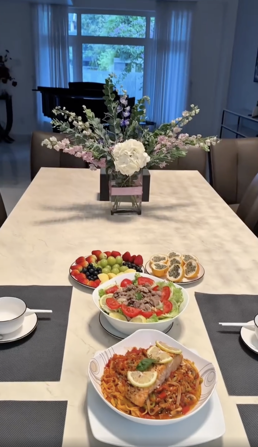 Clip phơi bày cuộc sống của Lọ Lem bên trong biệt thự, ái nữ hào môn tự tay làm 2 việc ai nhìn cũng