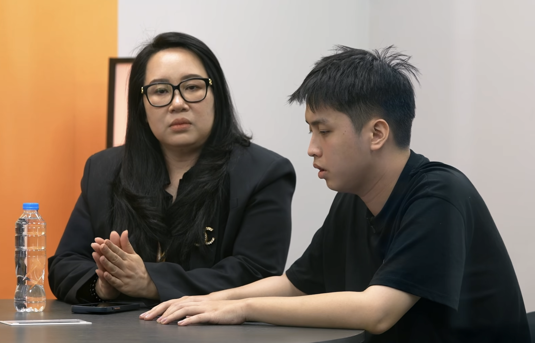 Chuyện chưa từng có: NSX show thực tế gặp thí sinh khi biết có tin bất ổn, chỉ 1 hành động mà gây nức lòng- Ảnh 3. Chuyện chưa từng có: NSX show thực tế gặp thí sinh khi biết có tin bất ổn, chỉ 1 hành động mà gây nức lòng- Ảnh 3.