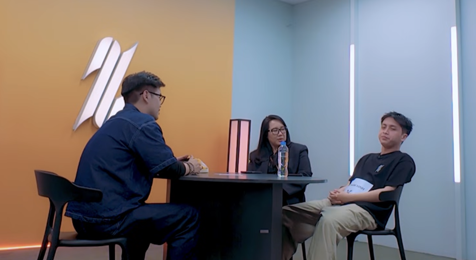 Chuyện chưa từng có: NSX show thực tế gặp thí sinh khi biết có tin bất ổn, chỉ 1 hành động mà gây nức lòng- Ảnh 6. Chuyện chưa từng có: NSX show thực tế gặp thí sinh khi biết có tin bất ổn, chỉ 1 hành động mà gây nức lòng- Ảnh 6.