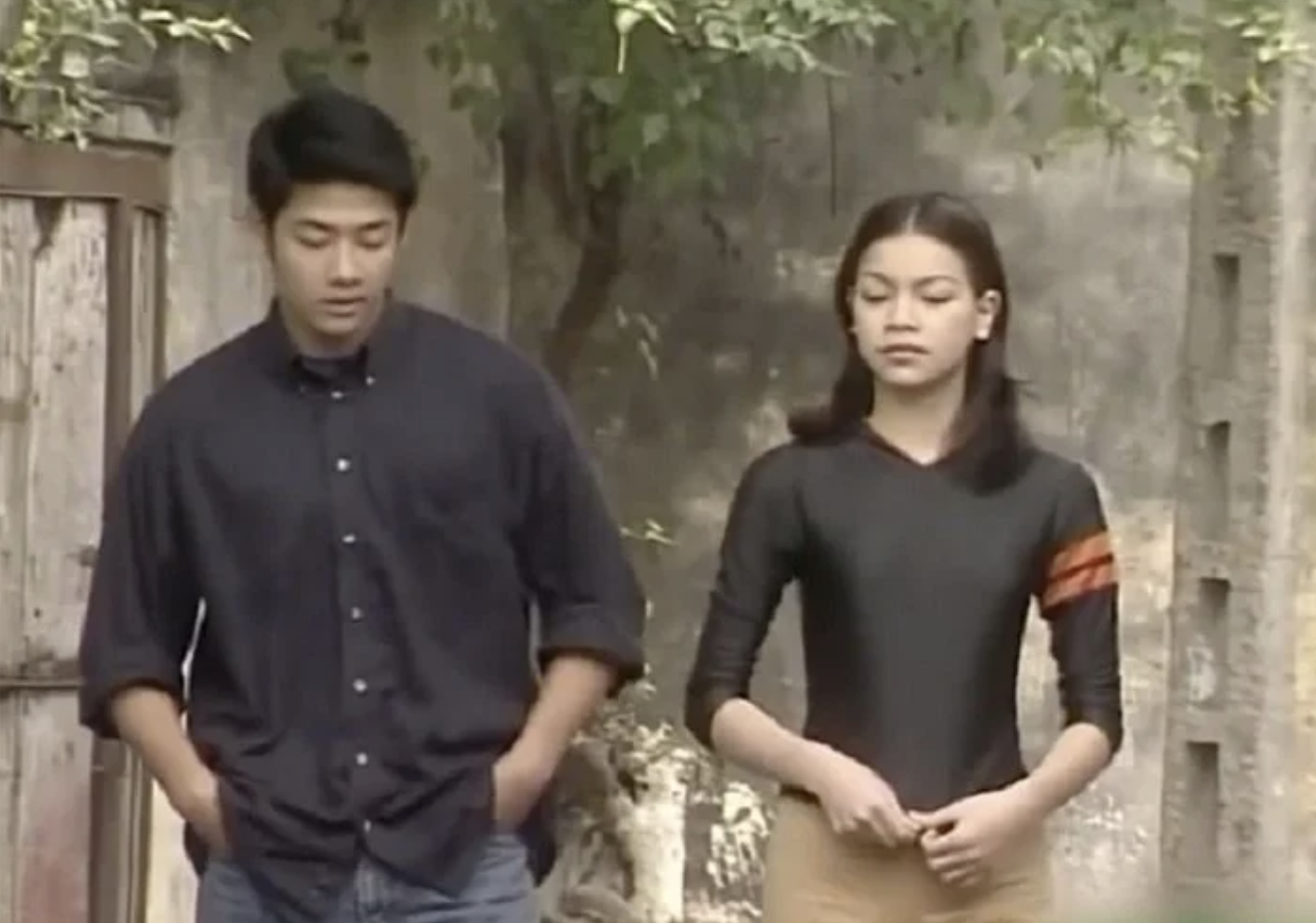 Đoạn clip viral mà Hà Hồ không ngờ tới: Nhan sắc thời 17 tuổi quá khác lạ, dân mạng hoang mang với chi tiết này- Ảnh 6. Đoạn clip viral mà Hà Hồ không ngờ tới: Nhan sắc thời 17 tuổi quá khác lạ, dân mạng hoang mang với chi tiết này- Ảnh 6.