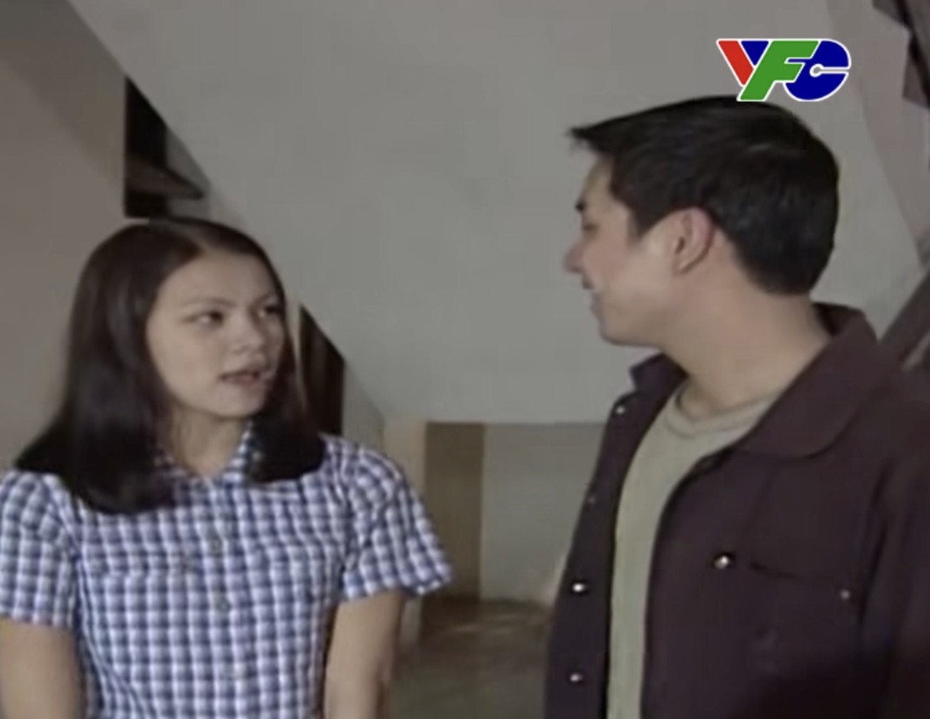 Đoạn clip viral mà Hà Hồ không ngờ tới: Nhan sắc thời 17 tuổi quá khác lạ, dân mạng hoang mang với chi tiết này- Ảnh 1. Đoạn clip viral mà Hà Hồ không ngờ tới: Nhan sắc thời 17 tuổi quá khác lạ, dân mạng hoang mang với chi tiết này- Ảnh 1.