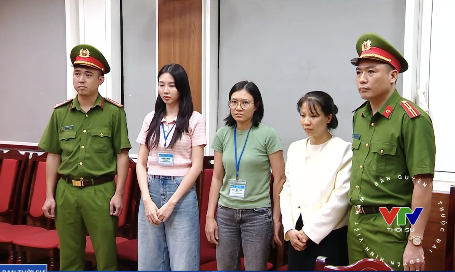 Những động thái đáng chú ý của Hoa hậu Thùy Tiên trước khi bị khởi tố- Ảnh 1.