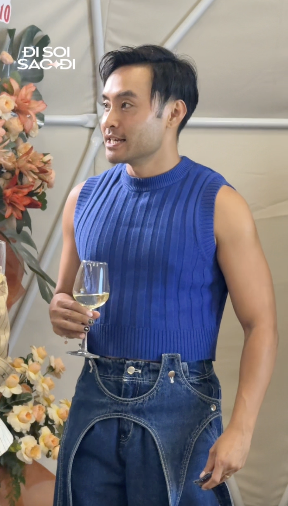 MC Dustin Phúc Nguyễn và Anh tài Duy Nhất lần đầu chạm mặt hậu ồn ào scam vé Chông Gai cả trăm triệu đồng- Ảnh 2.