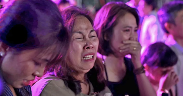 Mẹ khóc nghẹn, không nói nên lời trước giây phút Hà Trúc Linh đăng quang anh man hinh 2025 06 28 luc 001832 1751044741893579982547 132 0 911 1488 crop 17510447858141392941270png