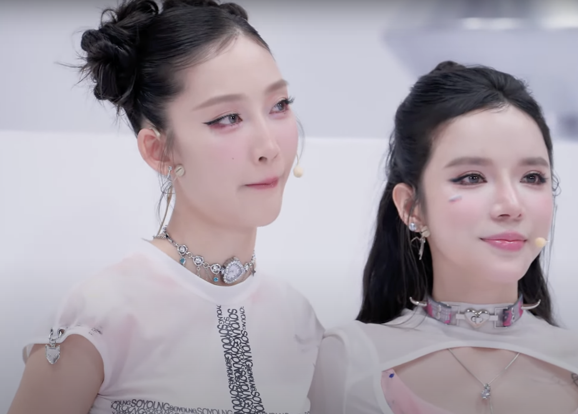 Tập 5 Em Xinh Say Hi: LyLy bị loại sốc, Bích Phương - Miu Lê khóc nức nở- Ảnh 5. Tập 5 Em Xinh Say Hi: LyLy bị loại sốc, Bích Phương - Miu Lê khóc nức nở- Ảnh 5.