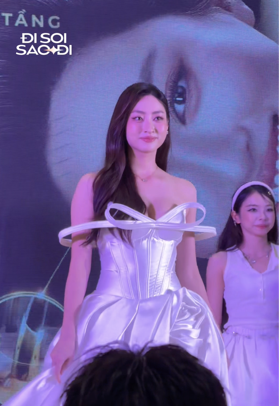 Khánh Vân và Hoa hậu 2k đọ sắc nét căng, Quốc Anh làm 1 hành động gây náo loạn chốn đông người!- Ảnh 1.