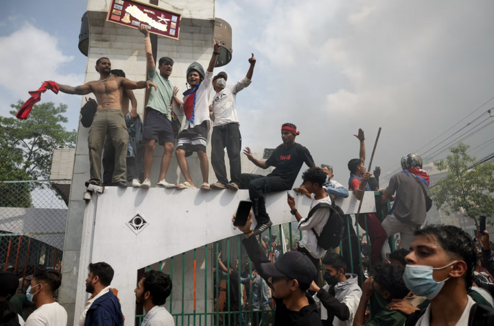 Biển người biểu tình phản đối lệnh cấm mạng xã hội ở Nepal- Ảnh 2.