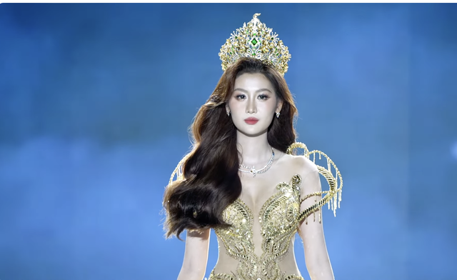 Chung kết Miss Grand Vietnam 2025: MC đọc nhầm kết quả, netizen bùng tranh cãi!- Ảnh 1.