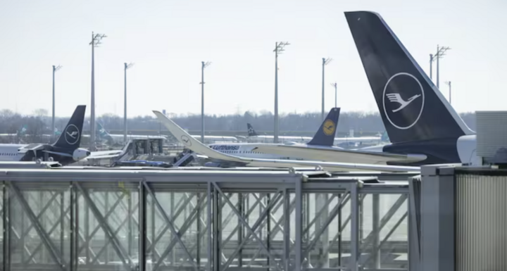 Sân bay Munich tiếp tục đóng cửa sau khi UAV lạ xuất hiện- Ảnh 1. Sân bay Munich tiếp tục đóng cửa sau khi UAV lạ xuất hiện- Ảnh 1.