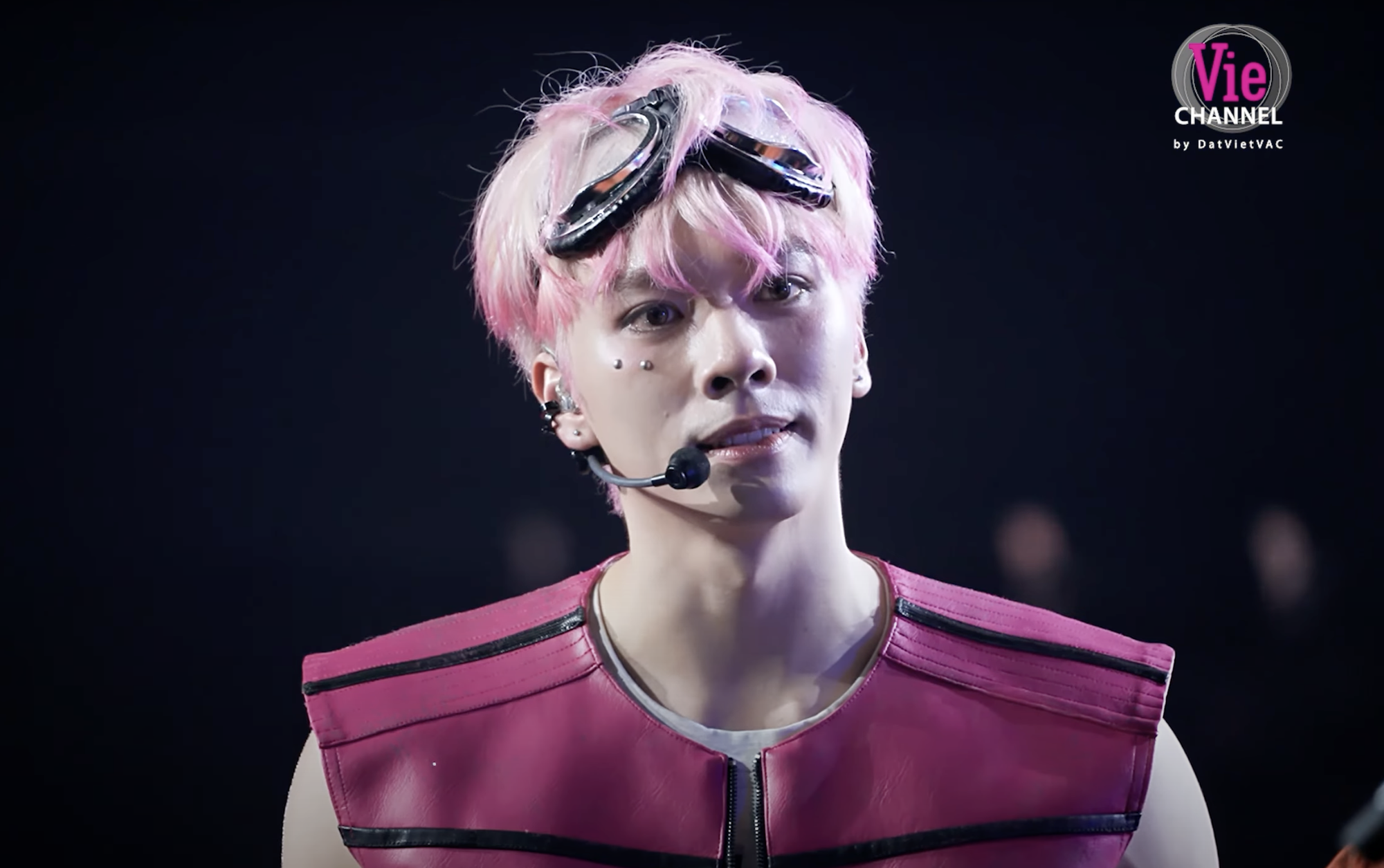 Anh Trai Say Hi diêm dúa!- Ảnh 3.