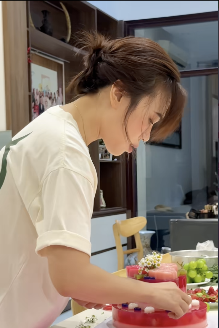 Mỹ Tâm làm chuyện chẳng giống ai- Ảnh 1.