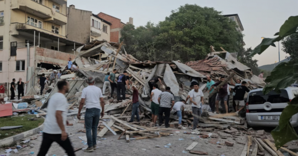 Động đất 6,1 độ Richter làm rung chuyển Thổ Nhĩ Kỳ, nhiều tòa nhà bị hư hại anh man hinh 2025 10 28 luc 071431 07144450 1761615897368 1761615897842915976890 0 80 400 720 crop 1761615917835808366106png