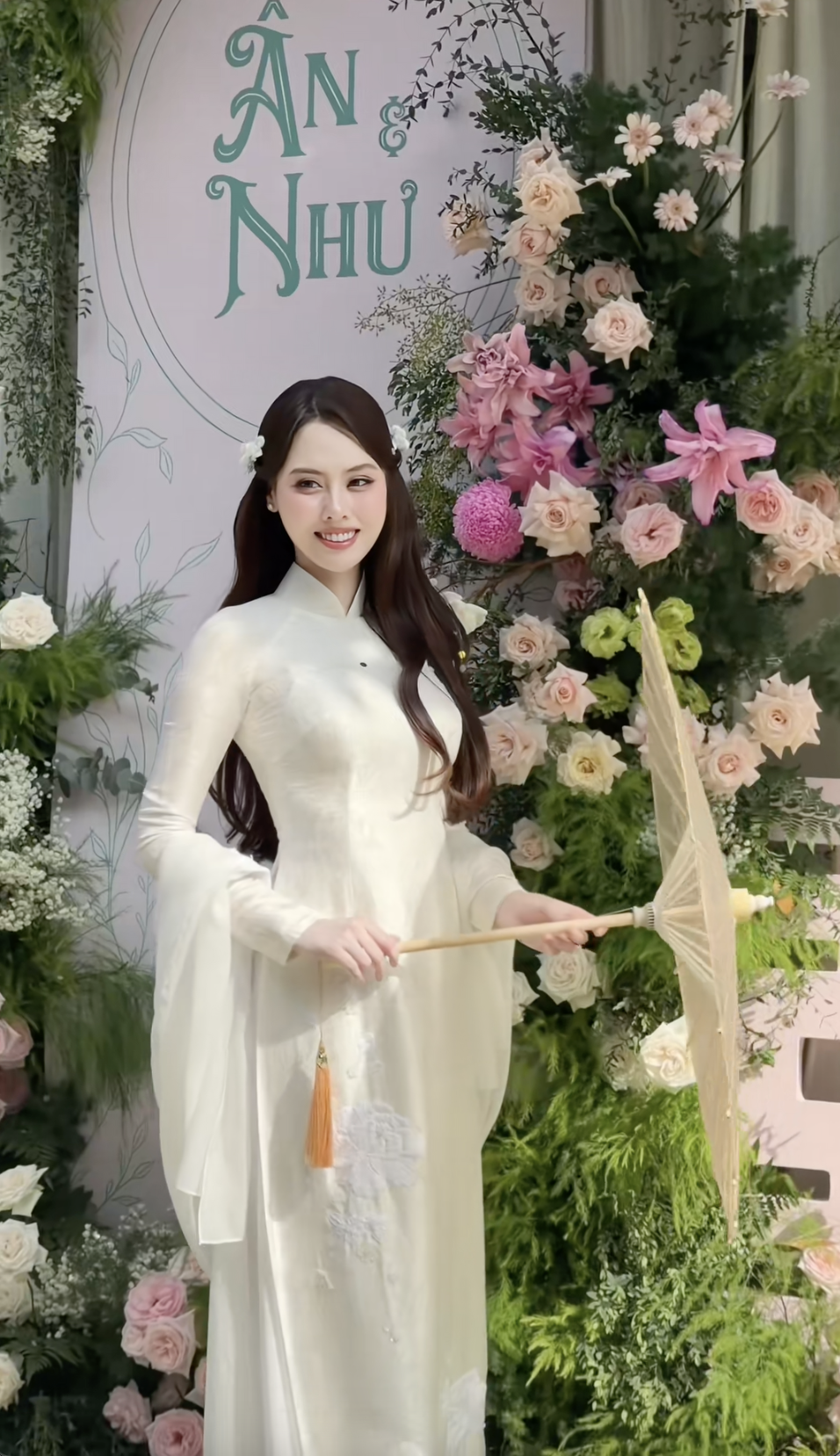 Hỷ sự Vbiz: 1 Á hậu và doanh nhân bí mật tổ chức lễ đón dâu vào hôm nay!- Ảnh 2. Hỷ sự Vbiz: 1 Á hậu và doanh nhân bí mật tổ chức lễ đón dâu vào hôm nay!- Ảnh 2.