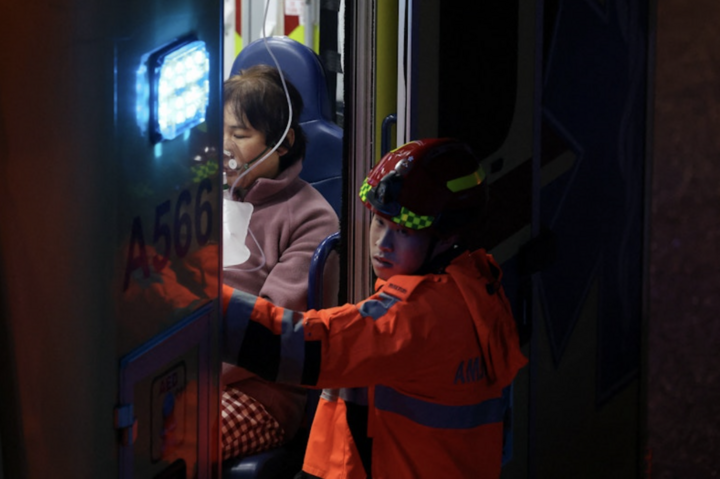 Hình ảnh tang thương vụ cháy ở Hong Kong khiến ít nhất 13 người thiệt mạng- Ảnh 5.