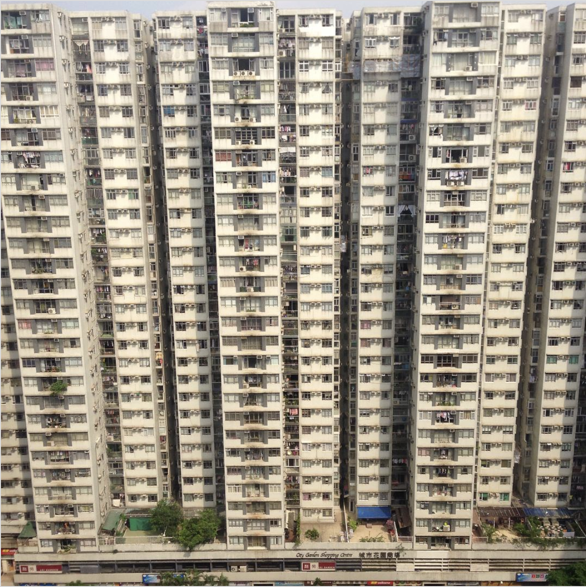 7,5 triệu đồng cho căn phòng chỉ rộng 1,39 - 1,67 m2: Cuộc sống nghẹt thở sau những toà chung cư chọc trời ở Hong Kong (Trung Quốc)- Ảnh 3.