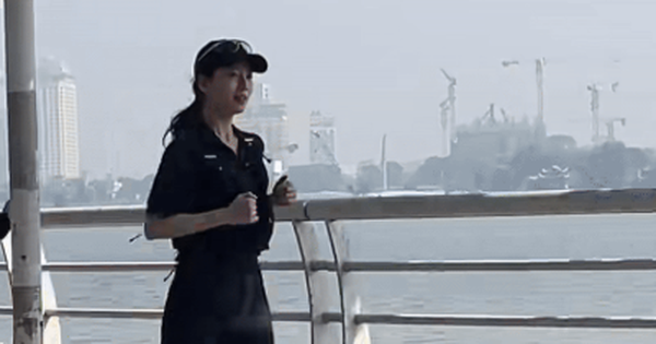 HOT: Bắt gặp Suzy và Kim Seon Ho quay phim ở Hồ Tây, nhan sắc ngoài đời mới là điều gây sốc anh man hinh 2025 11 30 luc 141810 1764487096785378481240 0 0 210 401 crop 17644871029321583498546png