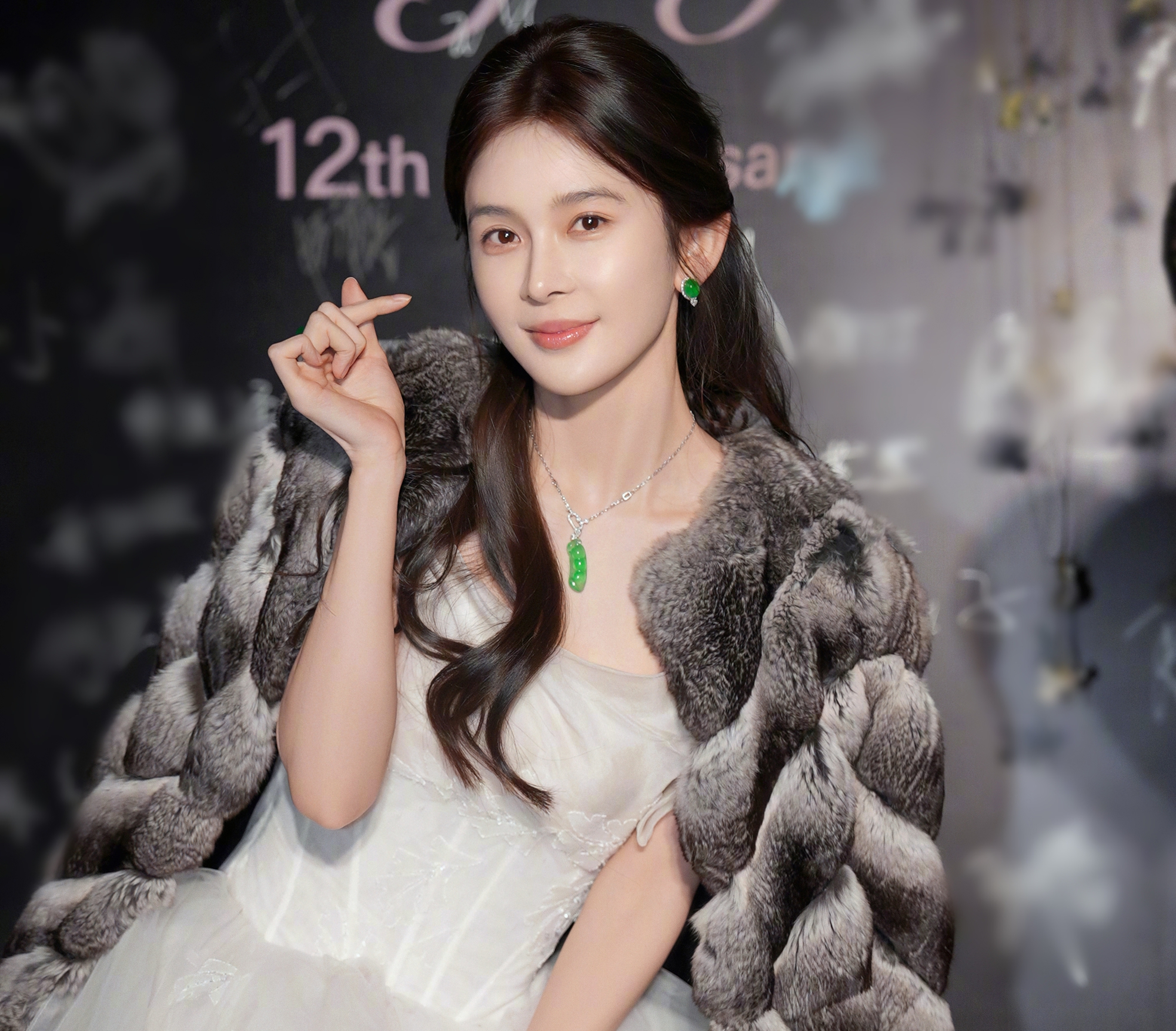 Mỹ nhân chiêu trò nhất showbiz đăng đàn cầu cứu ở Cannes 2025, nghe xong ai cũng đòi Mỹ nhân chiêu trò nhất showbiz đăng đàn cầu cứu ở Cannes 2025, nghe xong ai cũng đòi