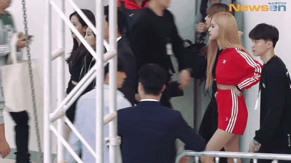 2 triệu người ùa vào xem clip tố BLACKPINK xấu tính, cay cú với BTS ra mặt- Ảnh 5. 2 triệu người ùa vào xem clip tố BLACKPINK xấu tính, cay cú với BTS ra mặt- Ảnh 5.