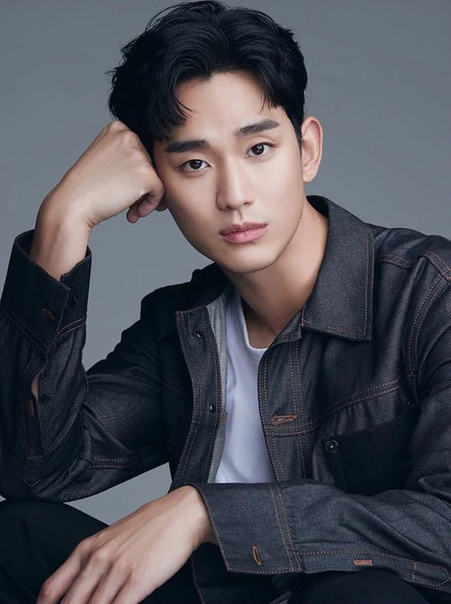 Kim Soo Hyun tung đòn Kim Soo Hyun tung đòn