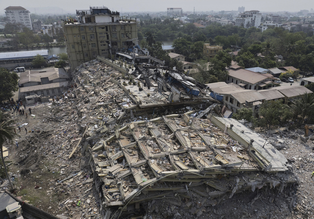 Hơn 60.000 học sinh Myanmar phải thi lại đại học- Ảnh 1. Hơn 60.000 học sinh Myanmar phải thi lại đại học- Ảnh 1.