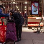 Người dân Mỹ tăng cường tích trữ vì lo ngại thuế quan ap25099703018906 17921269983648717196058 1744270347031 17442703476281800833449 18 0 658 1024 crop 17442703855071378066477jpg