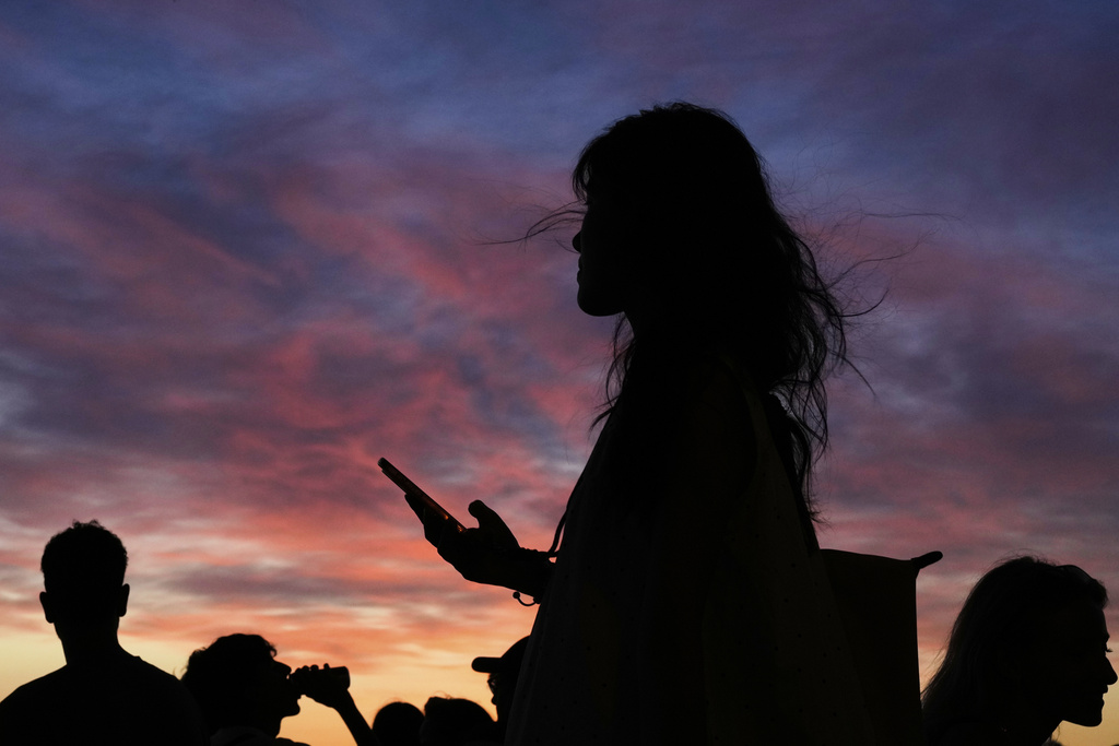 Nam Âu ứng phó với nắng nóng đỉnh điểm 40-42 độ C- Ảnh 1.