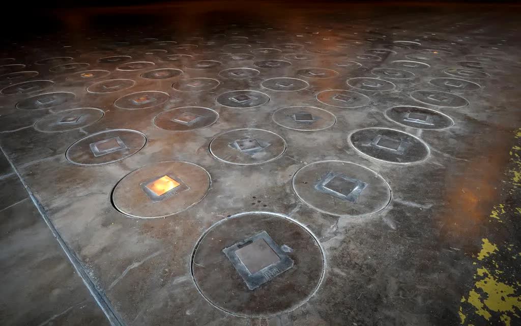 Chất thải phóng xạ được lưu trữ trong các ống thép không gỉ, đặt dưới lớp bê tông dày tại Savannah River Site, South Carolina, Mỹ, ngày 20/11/2013 (Ảnh: AP)